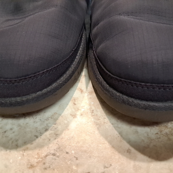 UGG Neumel Canvas Size 10 Dark Navy Chukka Style EUC main image 7